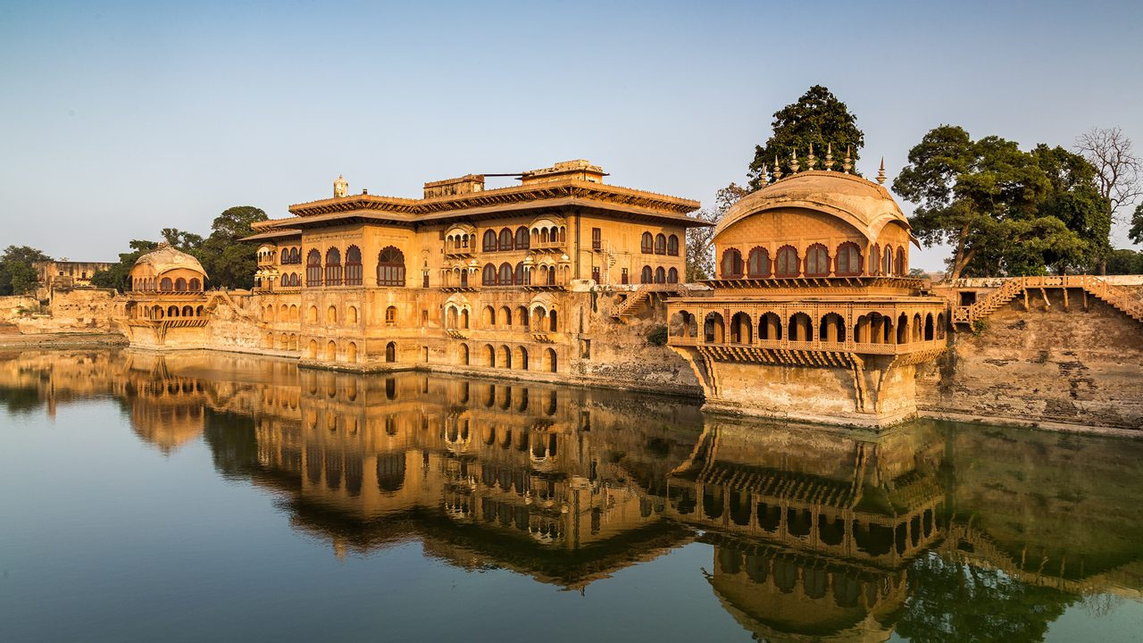 Bharatpur taxi and tour service